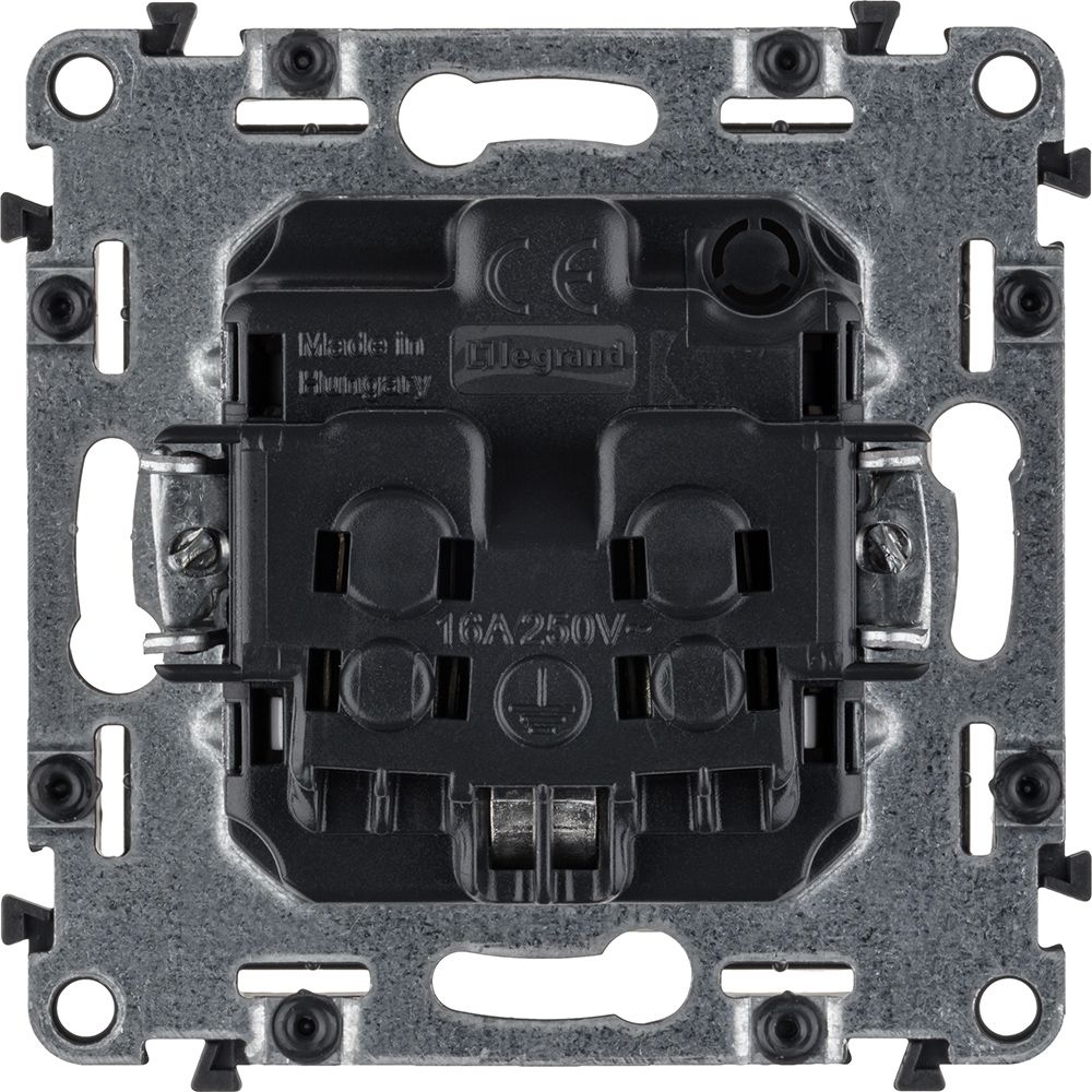 Механизм розетки 1-м СП Valena Life 16А IP20 250В 2P+E защ. шторки винт. клеммы с лицев. панелью сл. кость Leg 753524